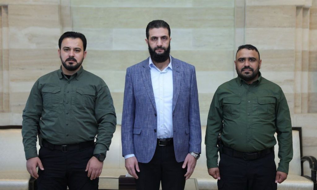 Da sinistra: Sayf Boulad Abu Bakr, Ahmed al Sharaa e Mohammed al Jassim («Abu Amsha»), 16 dicembre 2024.